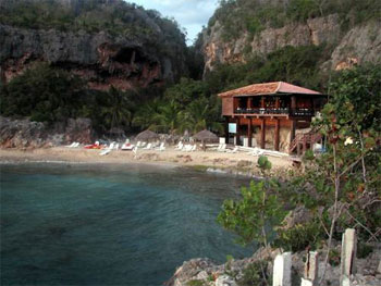 Playa & Hotel Bucanero